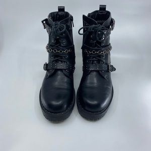 COMBAT BOOTS!